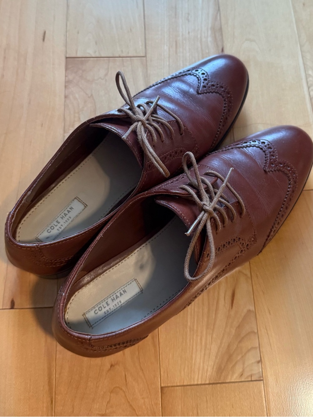 Cole Haan Women’s Chestnut Brown Leather Wingtip Oxfords 8-8.5